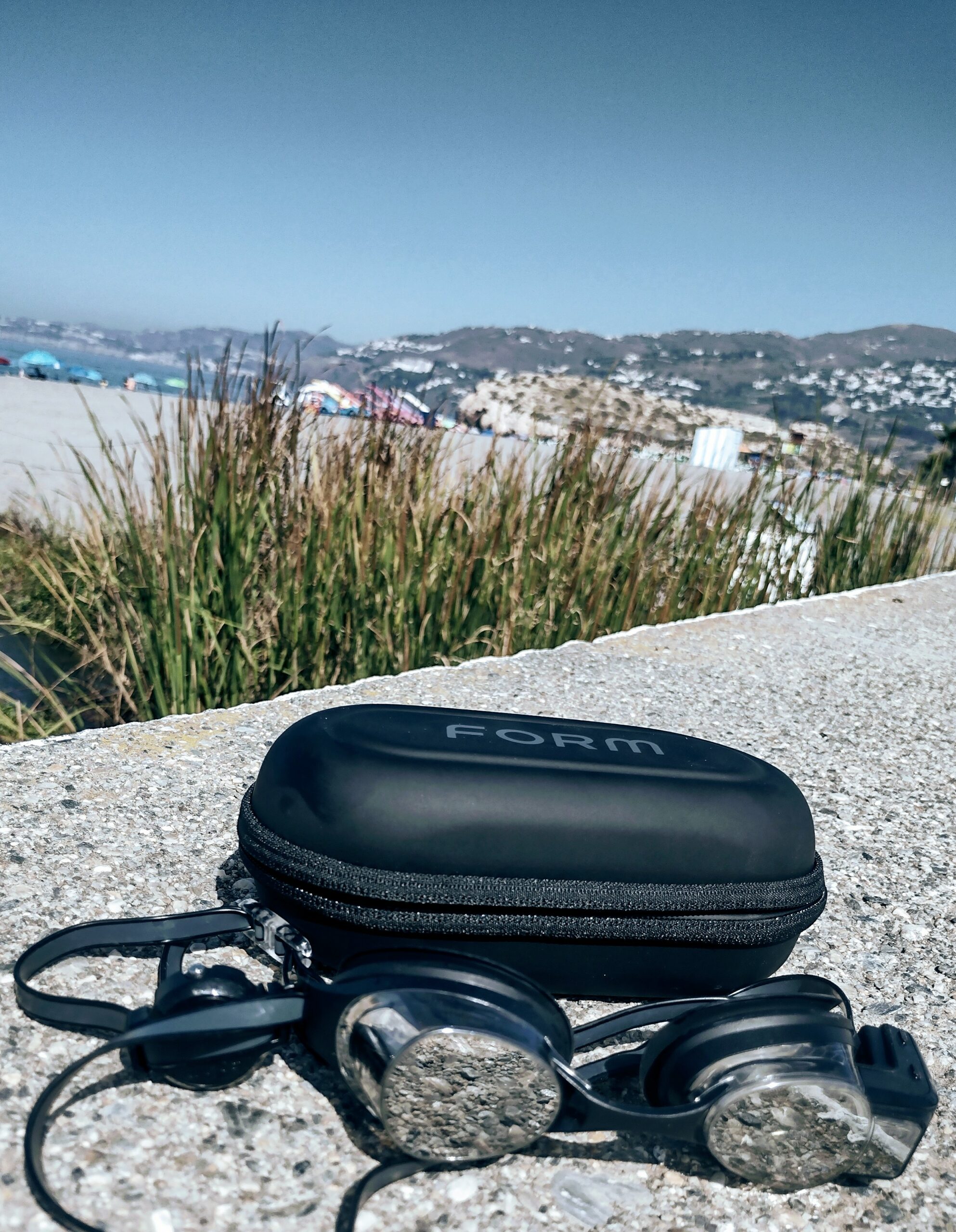 FORM Smart goggles