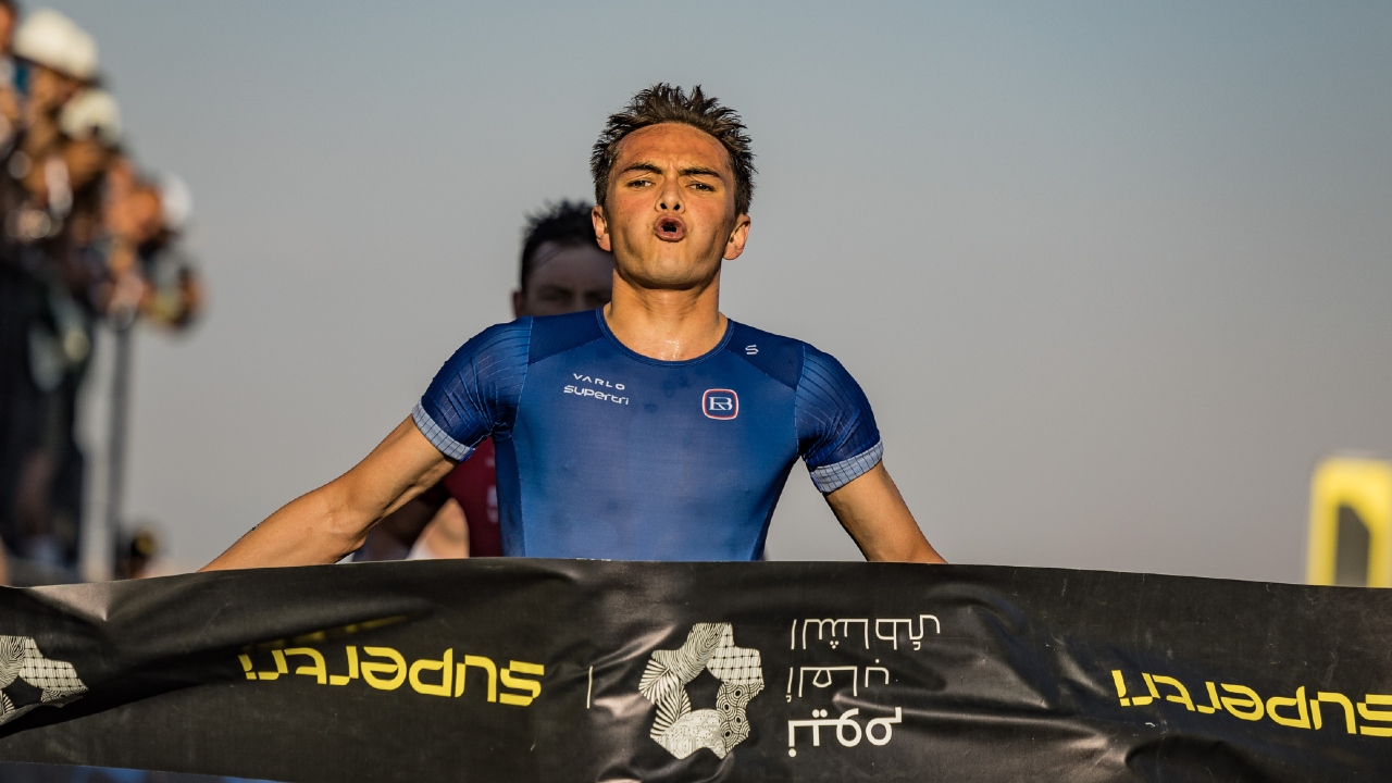 Alex Yee supertri Neom 2024 win Photo credit: Darren Wheeler | supertri