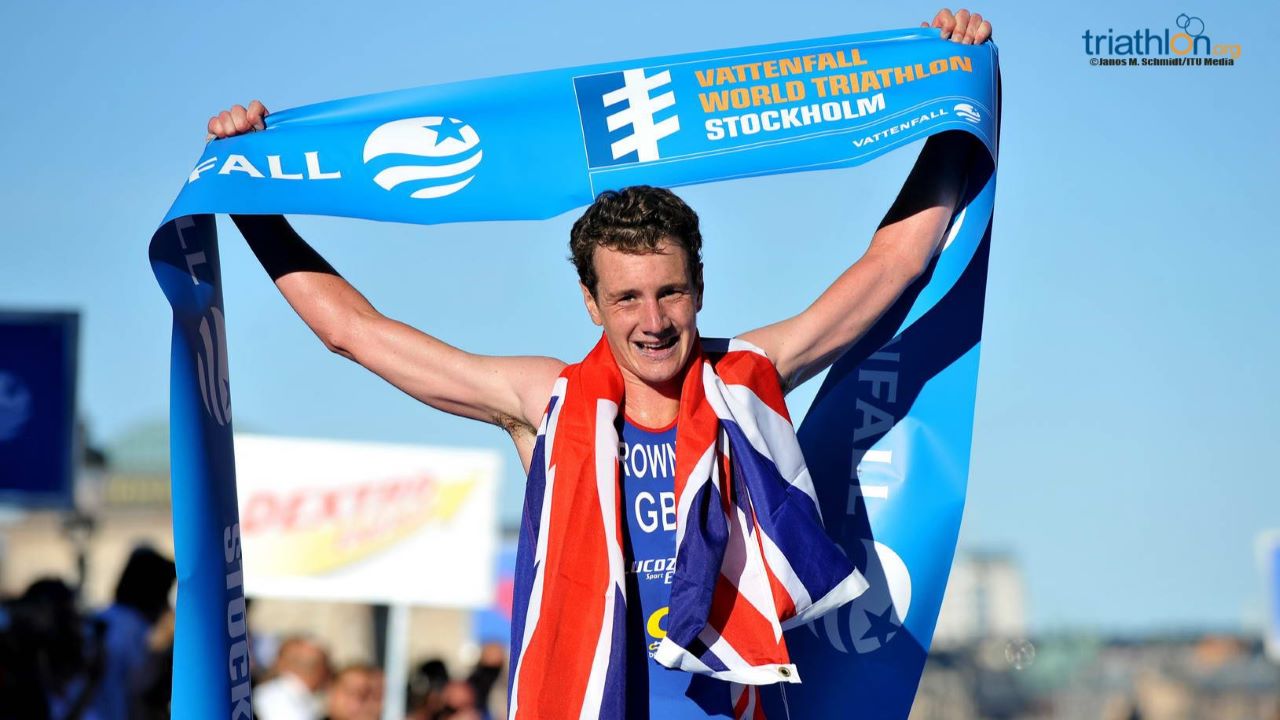 Alistair Brownlee wins ITU World Triathlon Stockholm 2013