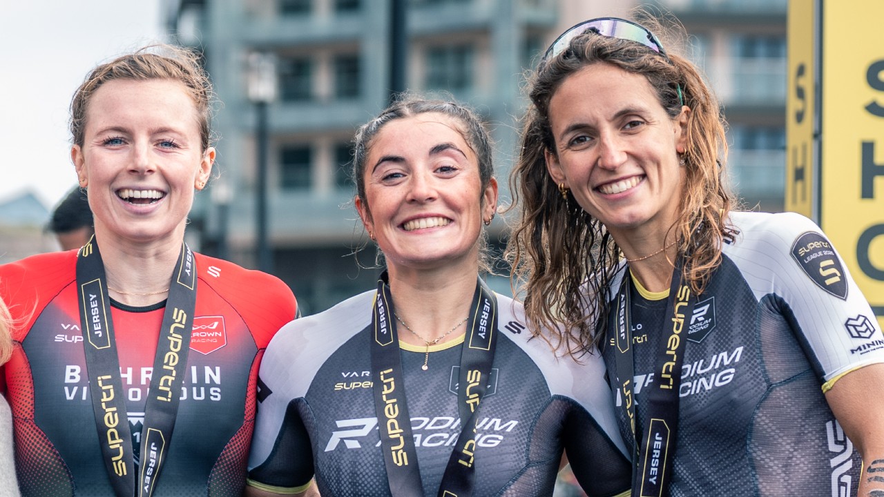 Taylor Brown Lehair Periault Supertri Jersey podium 2025
