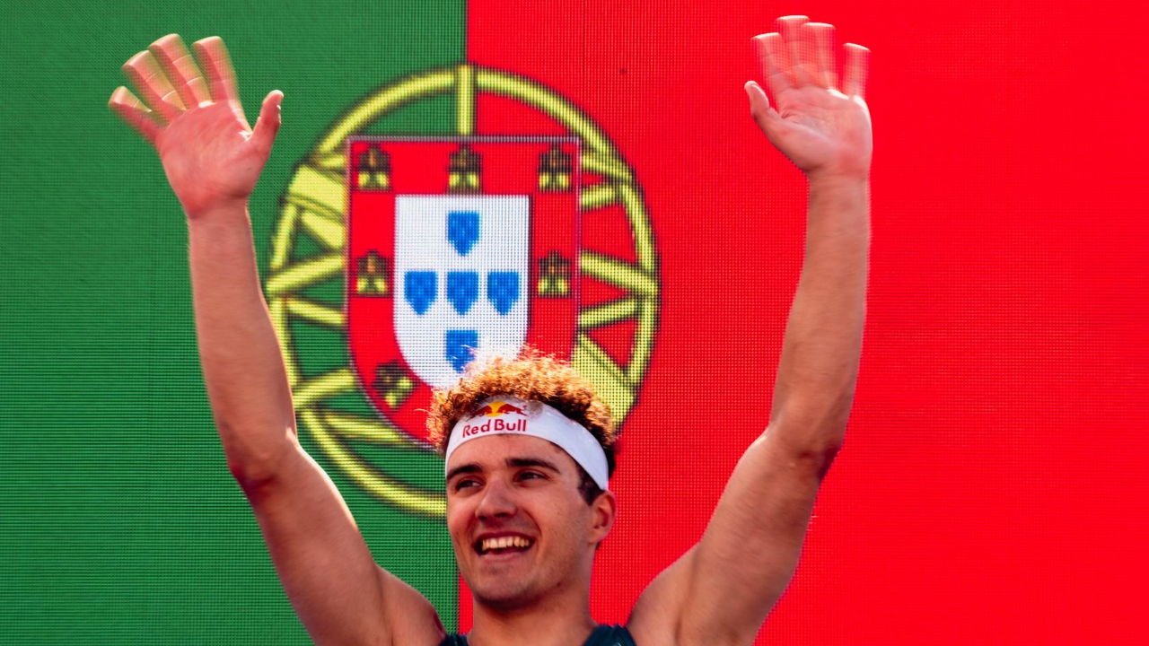 Vasco Vilaca wins at WTCS Alghero.