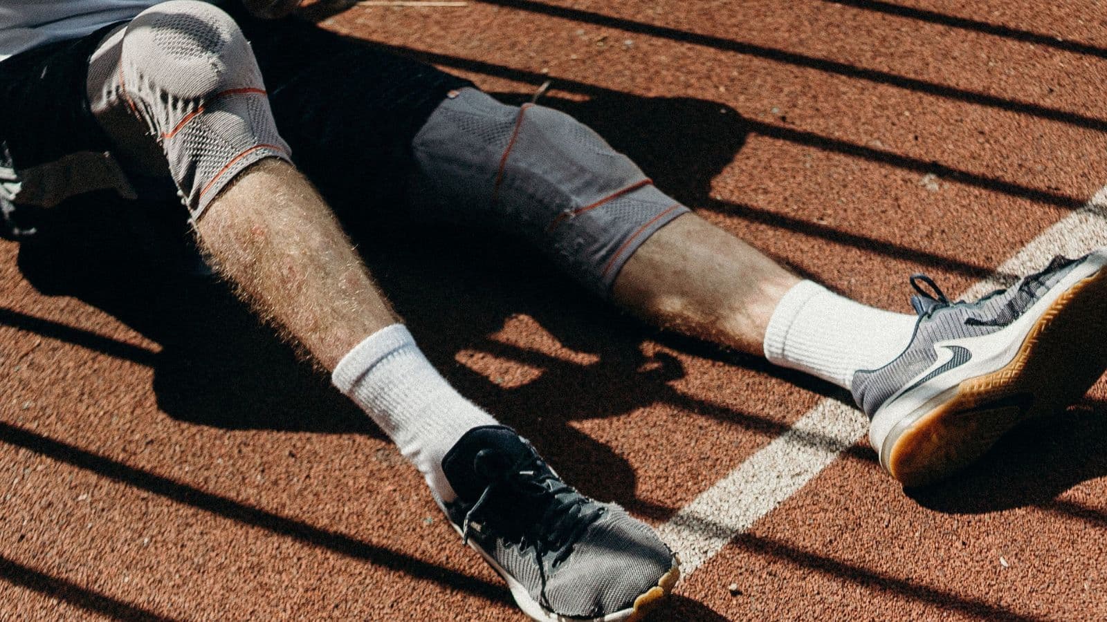 runner improving running cadence to reduce knee stress and prevent overuse injuries during training